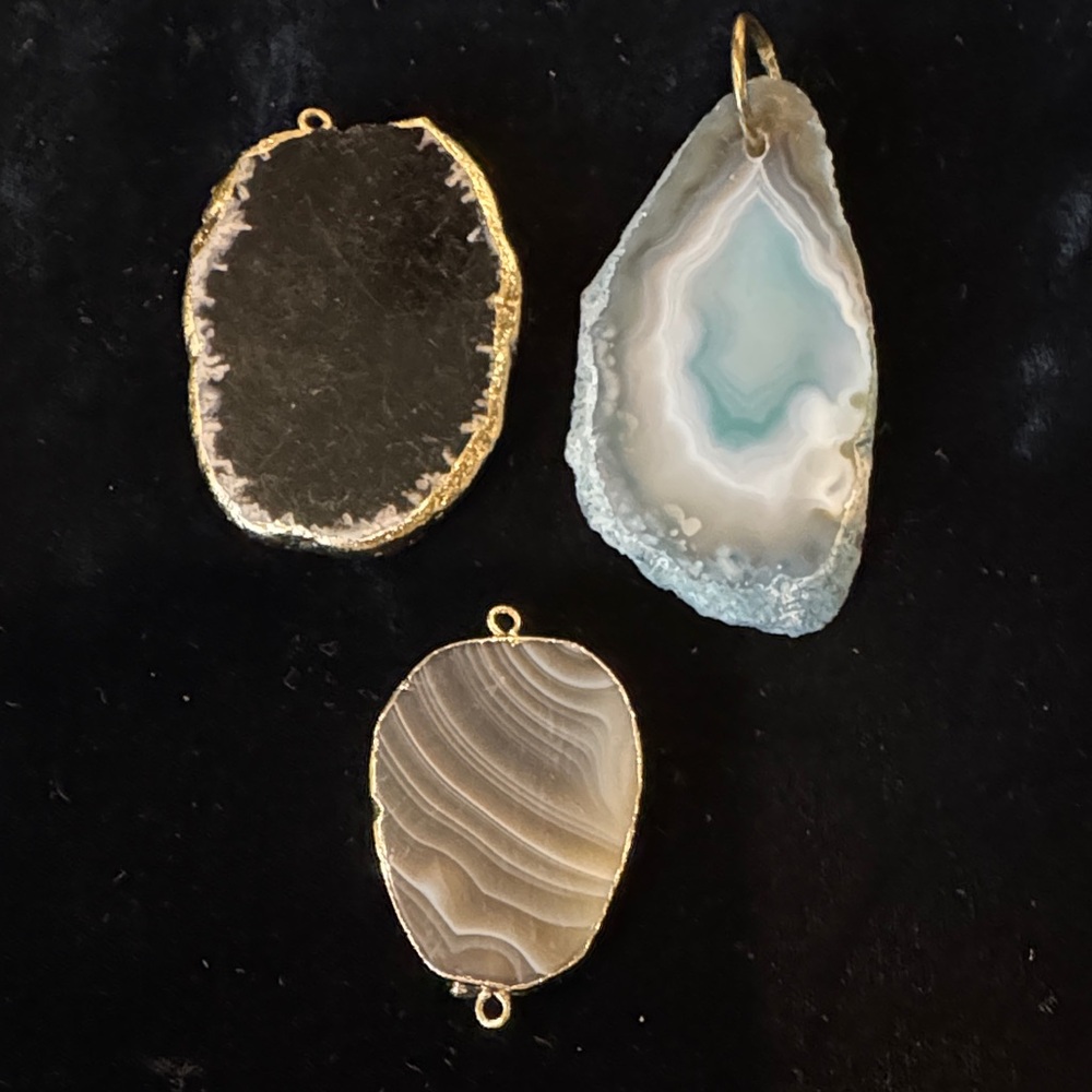 Elegant Agate Geode Slice Pendant Set
